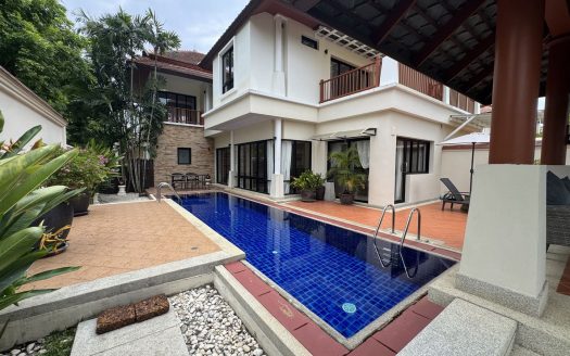 Turnkey 4-Bedroom Corner Plot Pool Villa: Premier Living in Laguna, Phuket
