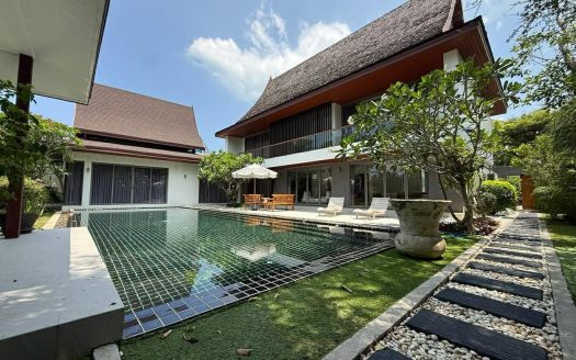 Massive 3-Bedroom Luxury Pool Villa: A Sprawling Estate in Cherng Talay