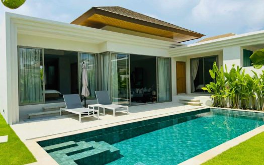 Boutique 3-Bedroom Luxury Pool Villa: A Tropical Haven Near Blue Tree