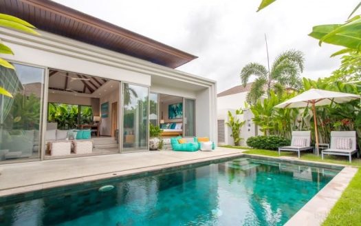 Elegant 3-Bedroom Luxury Pool Villa: A Secure Sanctuary in Cherng Talay